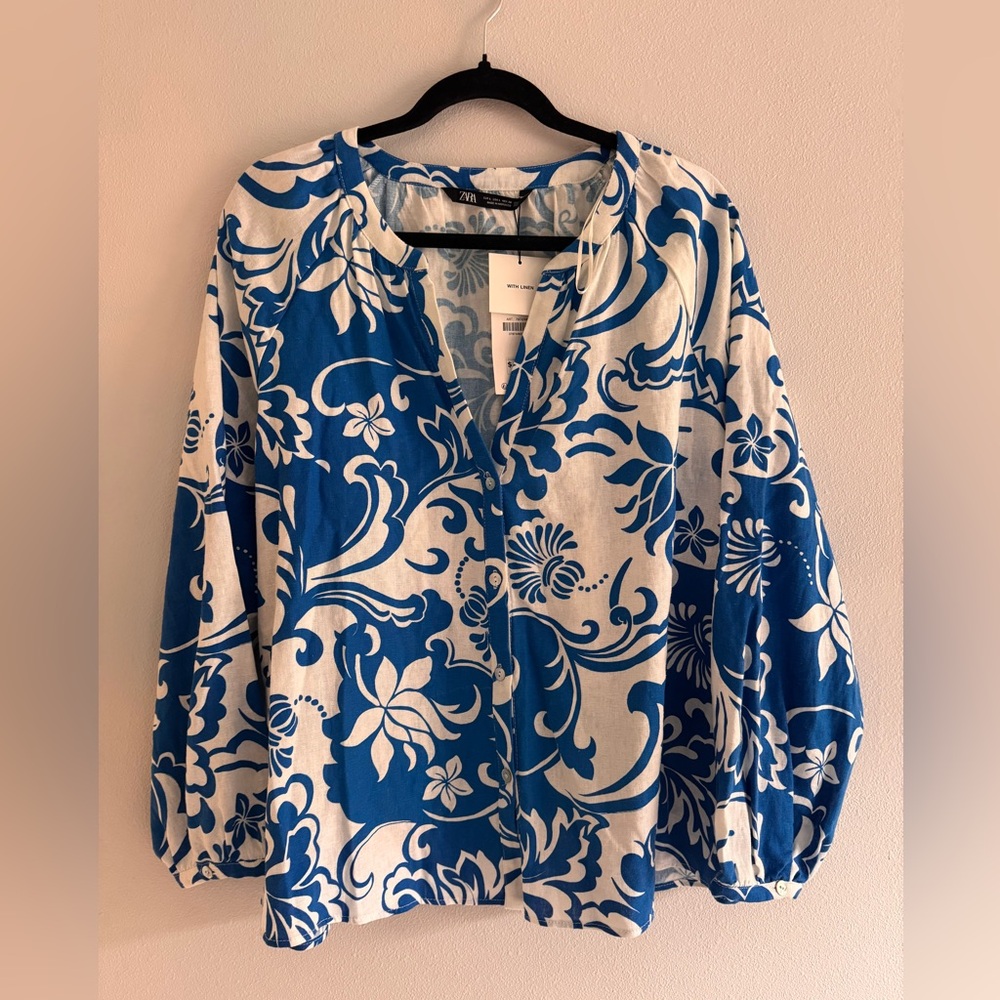 Zara blue and White Floral linen blend top L